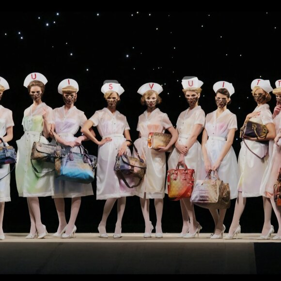 LOUIS VUITTON - EXTREMELY RARE, AUTHENTIC, ICONIC, LACE, MONOGRAM FACE MASK - Picture 13 of 16